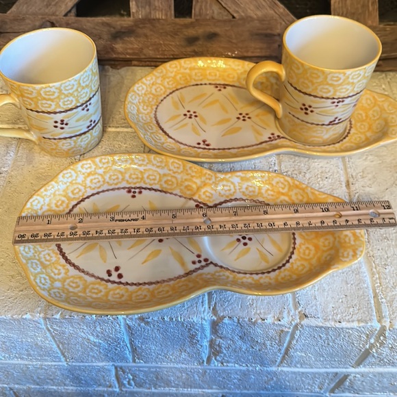 Temptations Old World Mug and Snack Trays 2 Sets - Picture 6 of 6